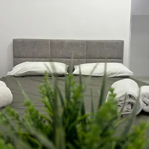 center-selvia-white-apartment.hotels-in-tirana.com/